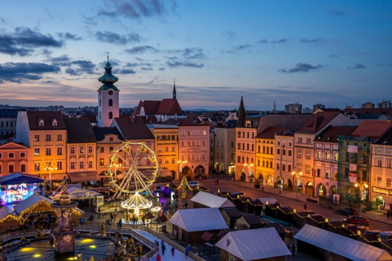 Find out about Europe in a whole new way with Escapade on Wheels’ best Europe tour packages from Kolkata.